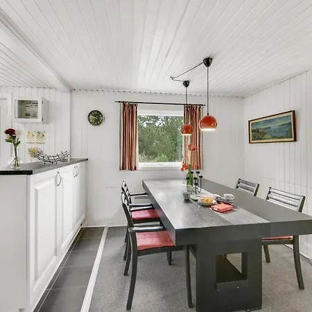 Cozy In Hvide Sande With Kitchen * Bjerregård